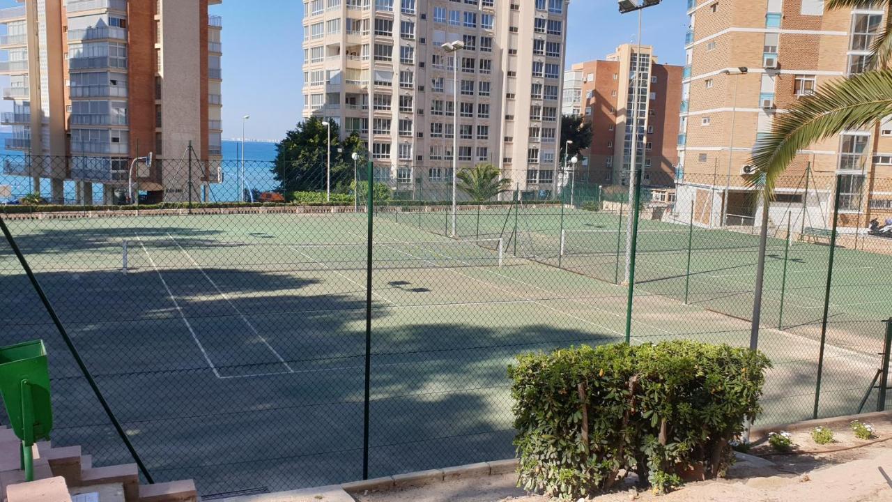 Relax Frente Al Mar De Alicante Apartment Luaran gambar